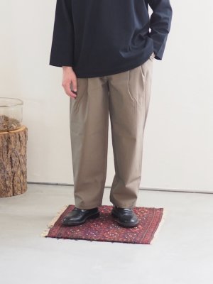 画像1: Still By Hand(スティルバイハンド)コットンシャンブレー2タックワイドイージーパンツ オリーブ