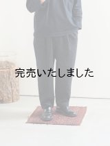 Still By Hand(スティルバイハンド) ウールシルクネップイージーテーパードパンツ チャコール