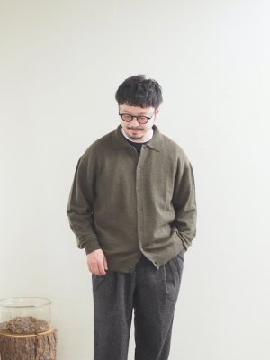 画像1: Still By Hand(スティルバイハンド) ウールモヘアポロカラーカーディガン オリーブ