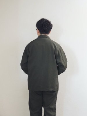 画像3: Still By Hand(スティルバイハンド) ポリエステル製品染めWポケットシャツジャケット ダークオリーブ
