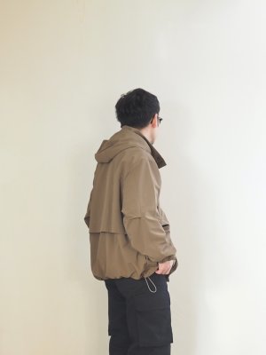 画像2: Still By Hand(スティルバイハンド)スタンドカラーライトブルゾン キャメル