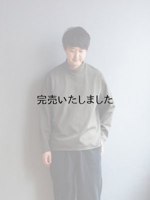 画像1: Still By Hand(スティルバイハンド) ドライ天竺タートルネックカットソー オリーブ