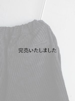 画像16: 【再入荷】Still By Hand(スティルバイハンド) 3.5W コーデュロイイージーパンツ ブラック