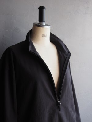 画像9: Still By Hand(スティルバイハンド) ハーフジップハイネックアノラック チャコール