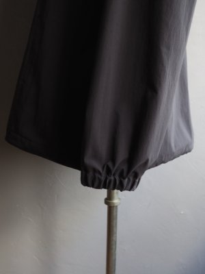 画像13: Still By Hand(スティルバイハンド) ハーフジップハイネックアノラック チャコール