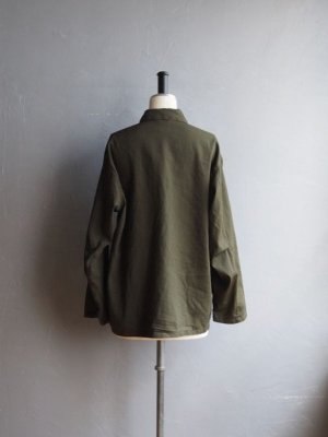 画像9: Still By Hand(スティルバイハンド) ポリエステル製品染めWポケットシャツジャケット ダークオリーブ
