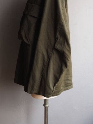 画像18: Still By Hand(スティルバイハンド) ポリエステル製品染めWポケットシャツジャケット ダークオリーブ