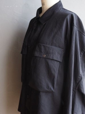 画像17: Still By Hand(スティルバイハンド) ポリエステル製品染めWポケットシャツジャケット ブラックネイビー