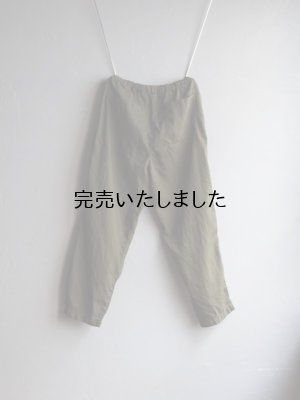 画像18: Still By Hand(スティルバイハンド) ポリエステル製品染めイージーテーパードパンツ ダークオリーブ