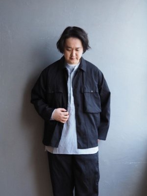 画像4: Still By Hand(スティルバイハンド) ポリエステル製品染めWポケットシャツジャケット ブラックネイビー