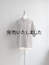 Still By Hand(スティルバイハンド) ナイロン変形ラグランショートスリーブシャツ チャコールブラウン