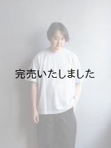 Still By Hand(スティルバイハンド) グラフィックTシャツ-ambiguous スモークブルー
