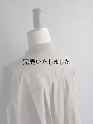 画像16: pub(ピューブ) オーガニックコットンワッシャー バンドカラーブラウス カーキ