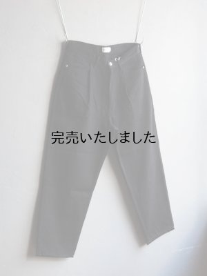 画像5: Still By Hand(スティルバイハンド)ディープタックデニムパンツ ブラック