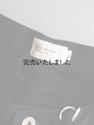 画像17: Still By Hand(スティルバイハンド)ディープタックデニムパンツ ブラック