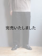 Still By Hand(スティルバイハンド)ディープタックデニムパンツ ブラック