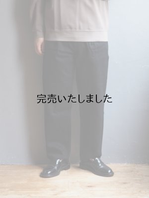 画像1: Still By Hand(スティルバイハンド)ディープタックデニムパンツ ブラック