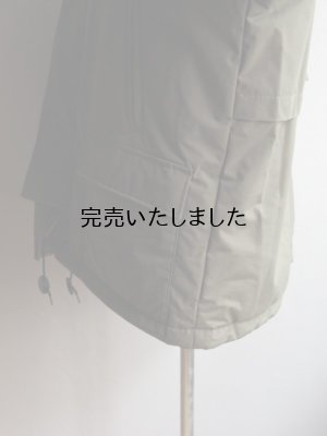 画像18: 【再入荷】Still By Hand(スティルバイハンド)スタンドカラーパデットハーフコート オリーブ