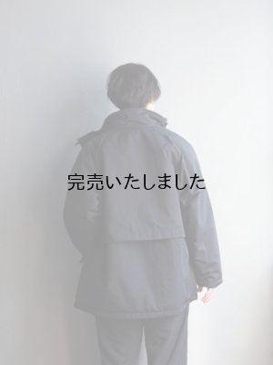 画像7: 【再入荷】Still By Hand(スティルバイハンド)スタンドカラーパデットハーフコート ブラック 