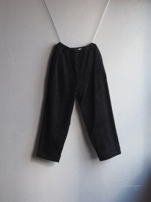 画像1: Still By Hand(スティルバイハンド) コーデュロイテーパードイージーパンツ ブラック