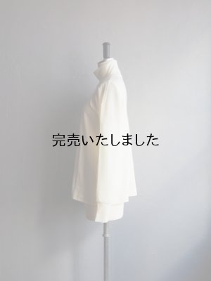 画像2: Gicipi(ジチピ) CERVO-ウールシルクリラックスフィットタートルネックニットソー エクル