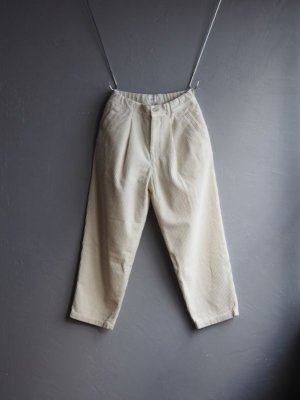 画像4: Still By Hand(スティルバイハンド) 5Wコーデュロイガーメントダイ1タックパンツ オフホワイト