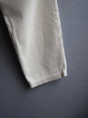 画像11: Still By Hand(スティルバイハンド) 5Wコーデュロイガーメントダイ1タックパンツ オフホワイト