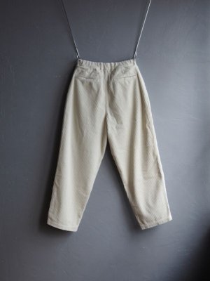 画像13: Still By Hand(スティルバイハンド) 5Wコーデュロイガーメントダイ1タックパンツ オフホワイト