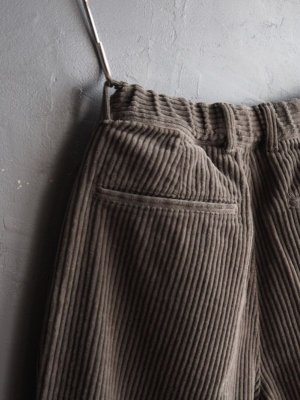 画像16: Still By Hand(スティルバイハンド) 5Wコーデュロイガーメントダイ1タックパンツ グレージュ