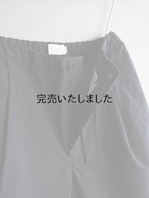 画像10: Still By Hand(スティルバイハンド) ナイロン1タックイージーテーパードパンツ ブラック