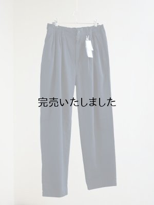 画像7: Still By Hand(スティルバイハンド) 強撚コットン 製品染め4タックパンツ ブラックネイビー