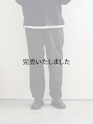 画像1: Still By Hand(スティルバイハンド) ポリエステル製品染めイージーテーパードパンツ ダークオリーブ