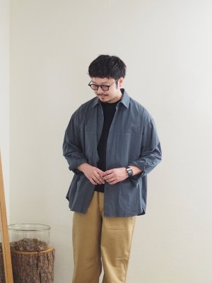 画像1: Still By Hand(スティルバイハンド) 製品染めオーバーサイズシャツ ブルーグレー