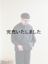 Still By Hand(スティルバイハンド) 製品染めスキッパーシャツ グリーンチャコール
