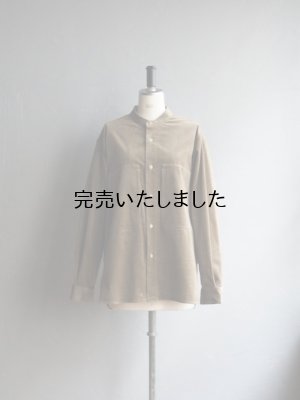 画像7: 【再入荷】Still By Hand(スティルバイハンド) 10Wコーデュロイバンドカラーオーバーシャツ カーキベージュ