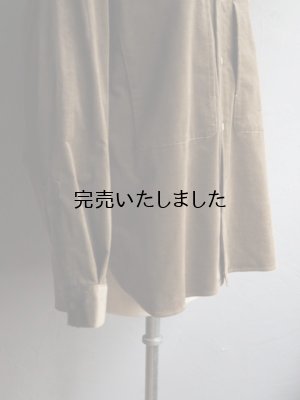 画像13: 【再入荷】Still By Hand(スティルバイハンド) 10Wコーデュロイバンドカラーオーバーシャツ カーキベージュ