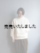 画像: Still By Hand(スティルバイハンド) コットンハイネックスウェット エクル