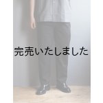 画像: Still By Hand(スティルバイハンド) ポリエステルシアサッカーテーパードイージーパンツ ブラック