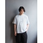 画像: Still By Hand(スティルバイハンド) グラフィックTシャツ-ambiguous スモークブルー