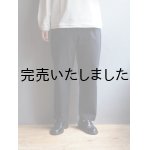 画像: Still By Hand(スティルバイハンド) コットン2タックセミワイドテーパードパンツ ブラックネイビー